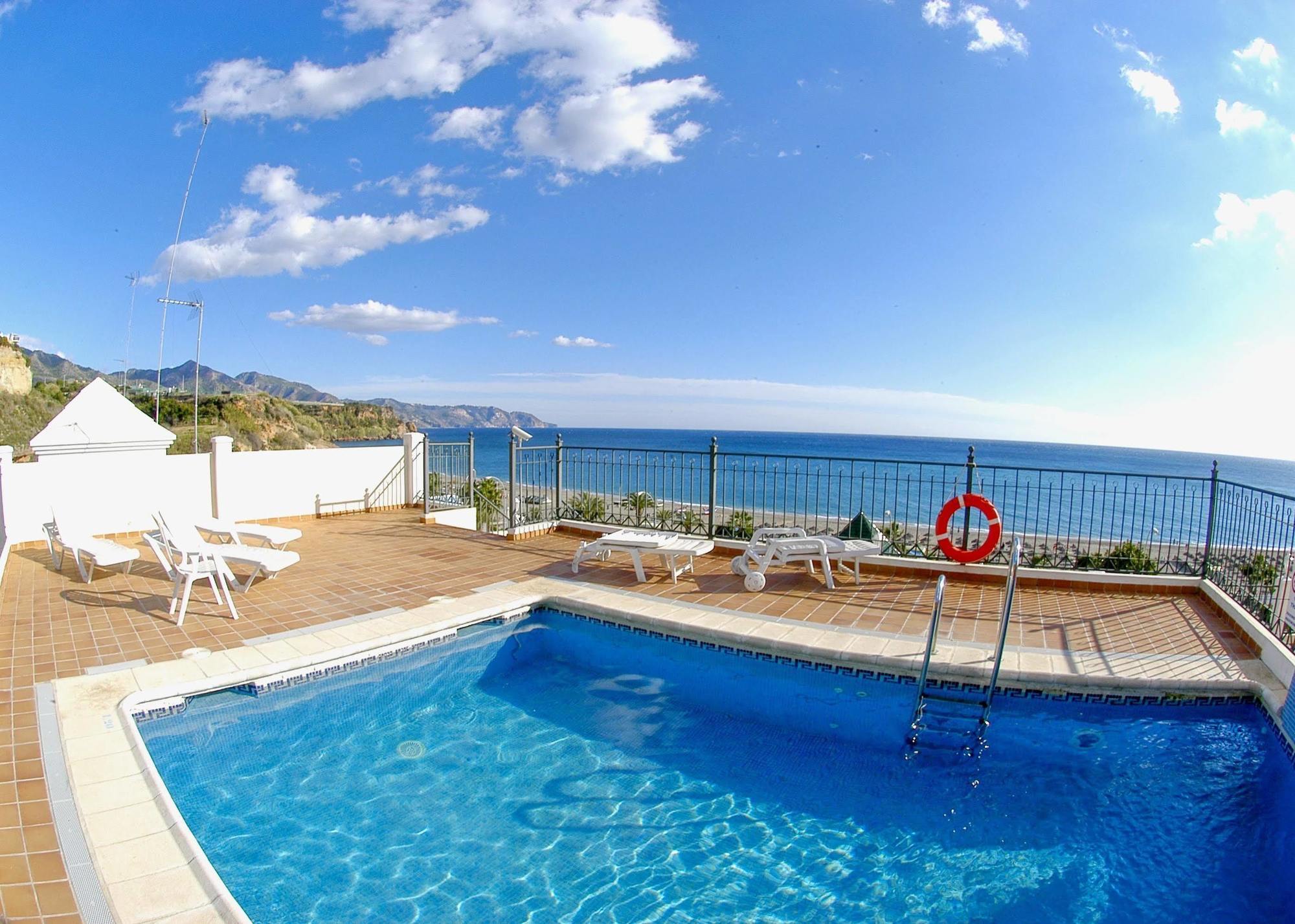 Apartamentos Hc Burriana Playa Nerja Exterior foto
