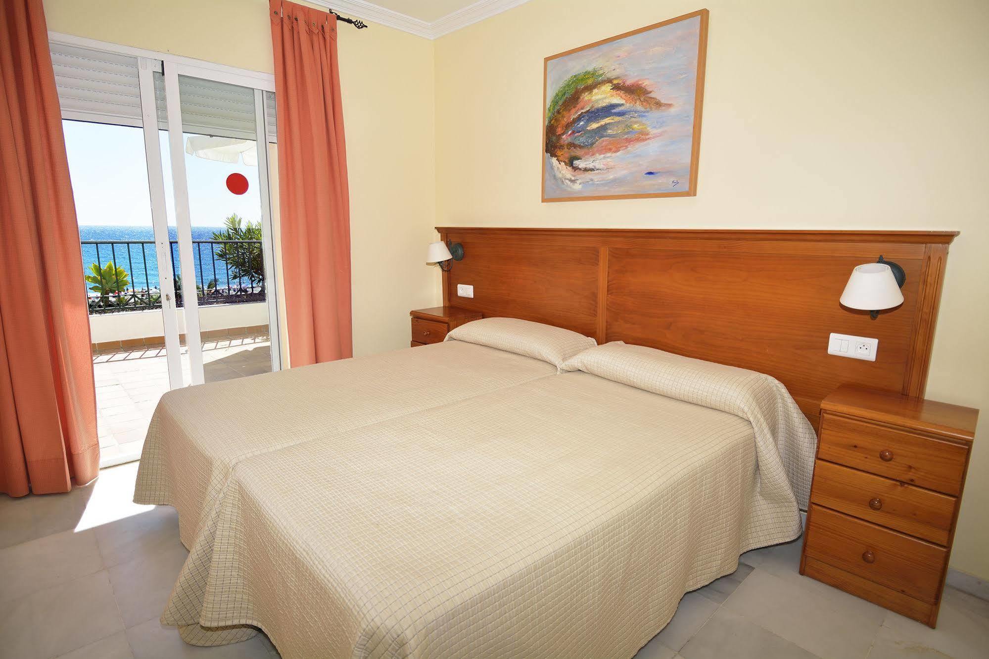 Apartamentos Hc Burriana Playa Nerja Exterior foto