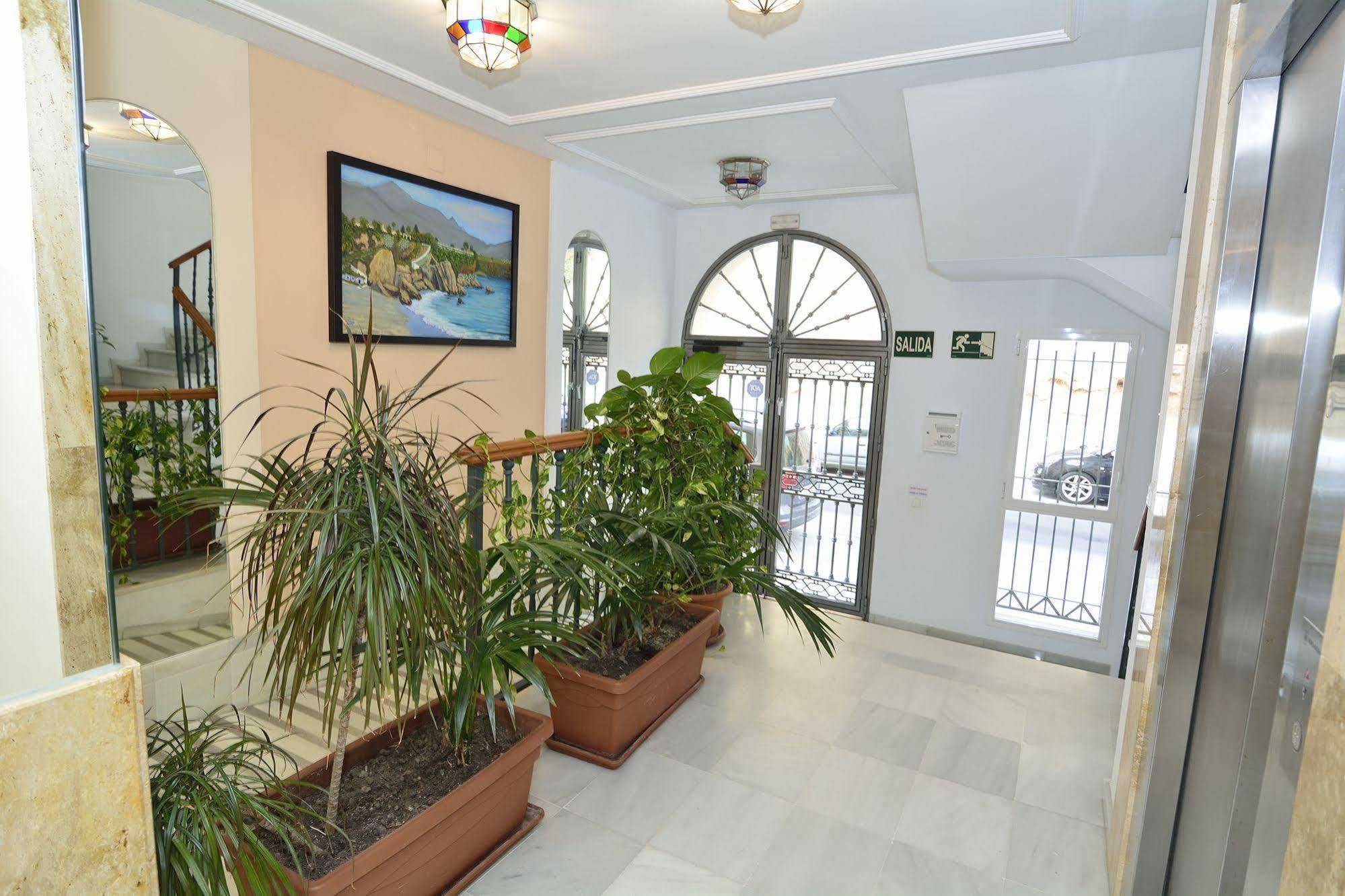 Apartamentos Hc Burriana Playa Nerja Exterior foto